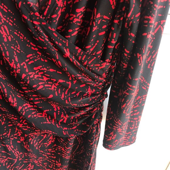 Evan Picone Dress Black and Red Long Sleeve V Neck & Gathering Detail Size 12 - Picture 10 of 10
